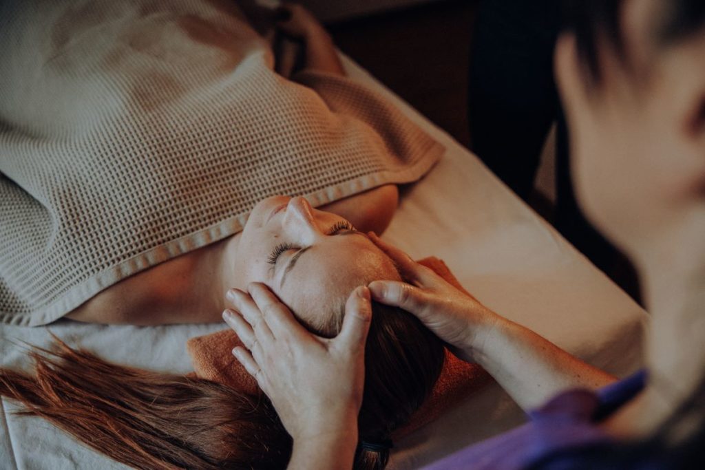 Ayurvedische Ernährung gegen Rheuma Ayurvedische Kopfhautpflege - Ölmassagen