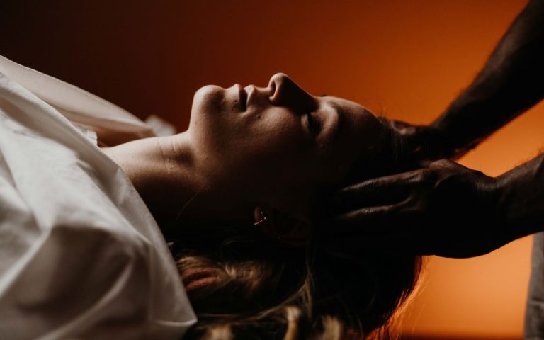 Ayurvedische Marma-Massage und Akupressur