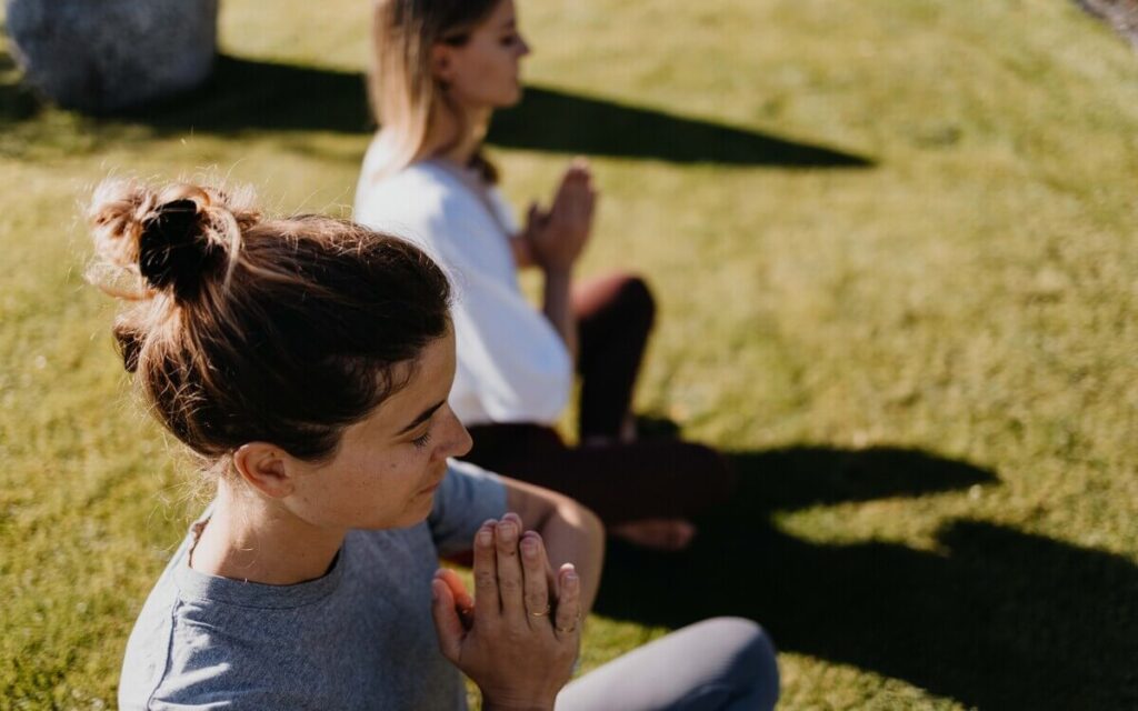 Alternativ heilen mit Yoga und Meditation Alternativ heilen mit Yoga und Meditation
